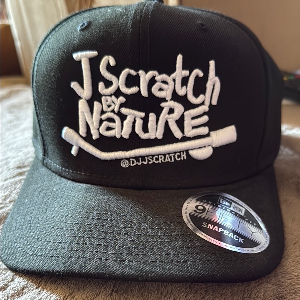 Like New DJ Scratch by Nature New Era Black and White Snapback Hat OS Fits Most